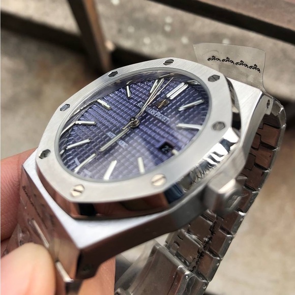 Audemars Piguet Royal Oak Watch - Picture 2 of 5